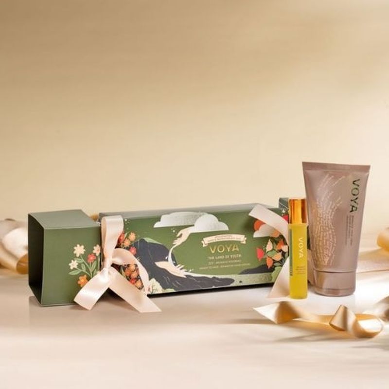 VOYA The Land of Youth Cracker Gift Set
