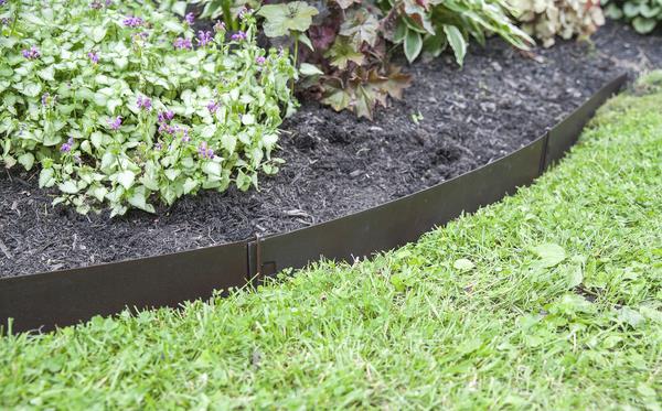 10cm x 91cm Straight Edge Landscape Edging Kit, Bronze (3 sections and 4 "U" stakes, total length approximately 2.7m)