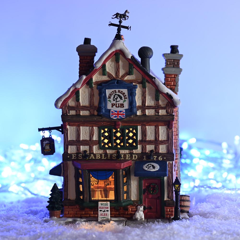 Lemax Christmas Village: Old British Pub 