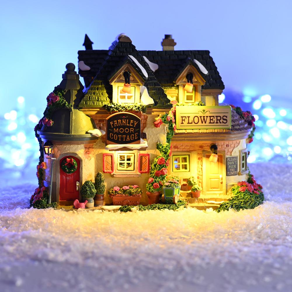 Lemax Christmas Village: Farnley Moor Cottage